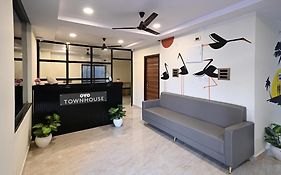 Super Townhouse De Alphabet Karmanghat
